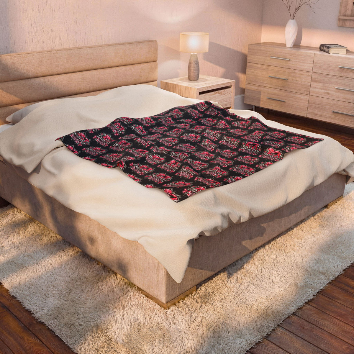 Pink Heart Chrome Eye Velveteen Plush Blanket