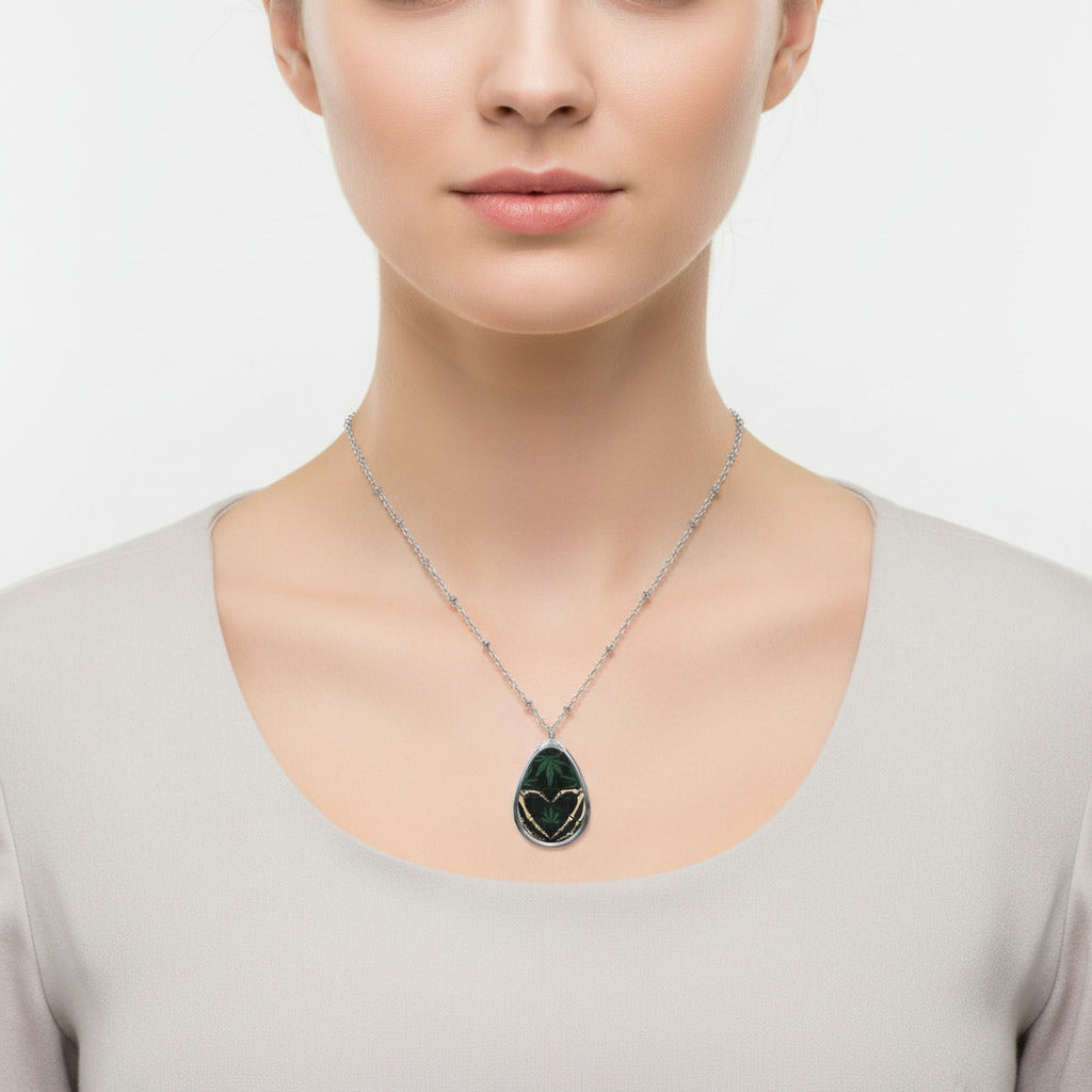 Stoner Love Necklace - Cannabis Culture