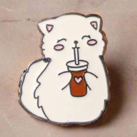 Pin White Aristocat