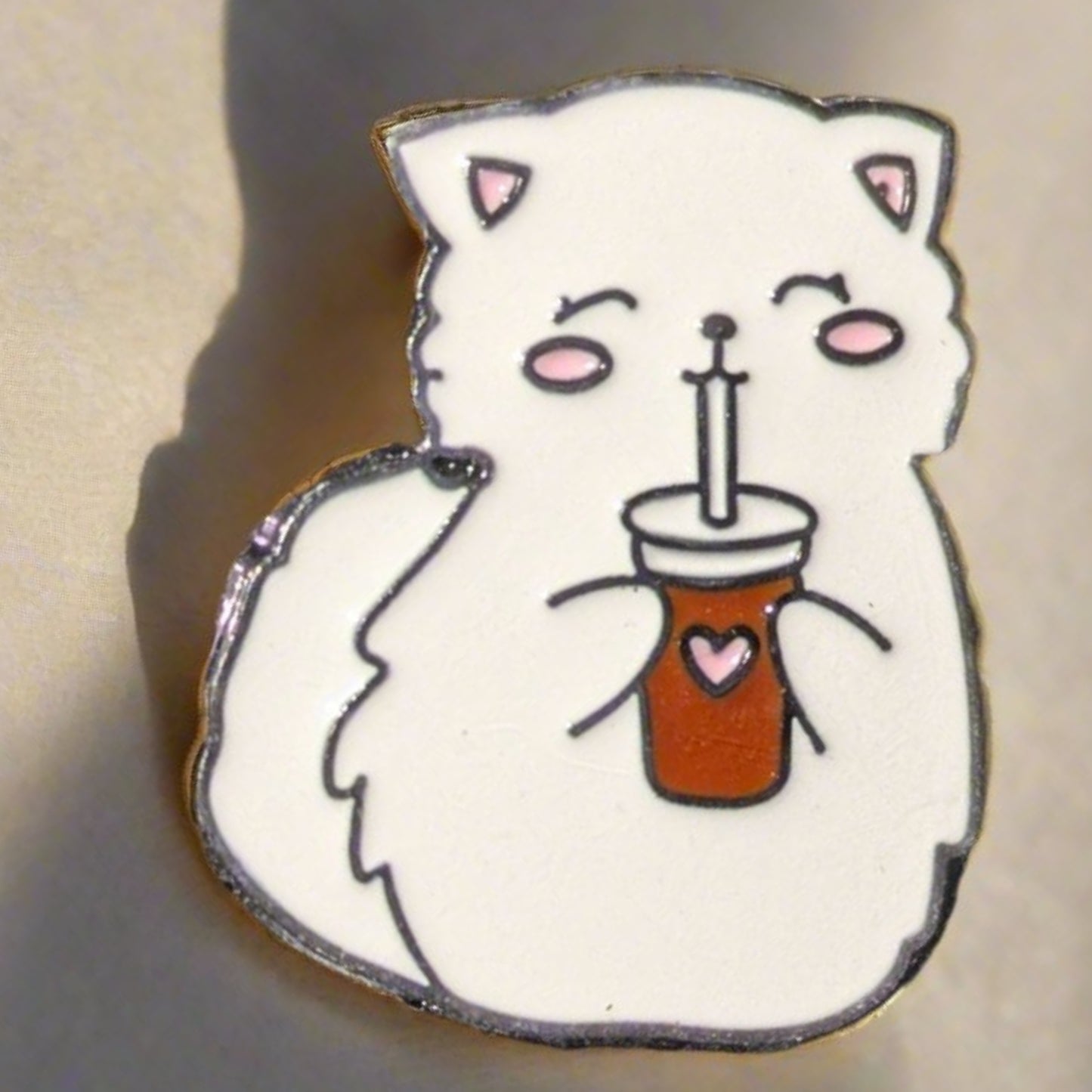 Pin White Aristocat